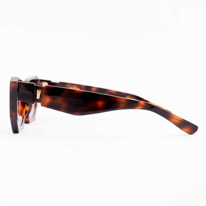 Kim: cat-eye streetwear sunglasses
