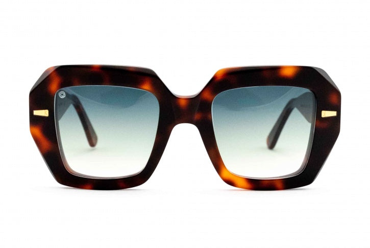 Emma: oversize squared sunglasses