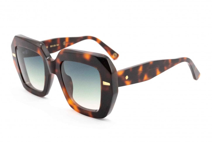 Emma: oversize squared sunglasses